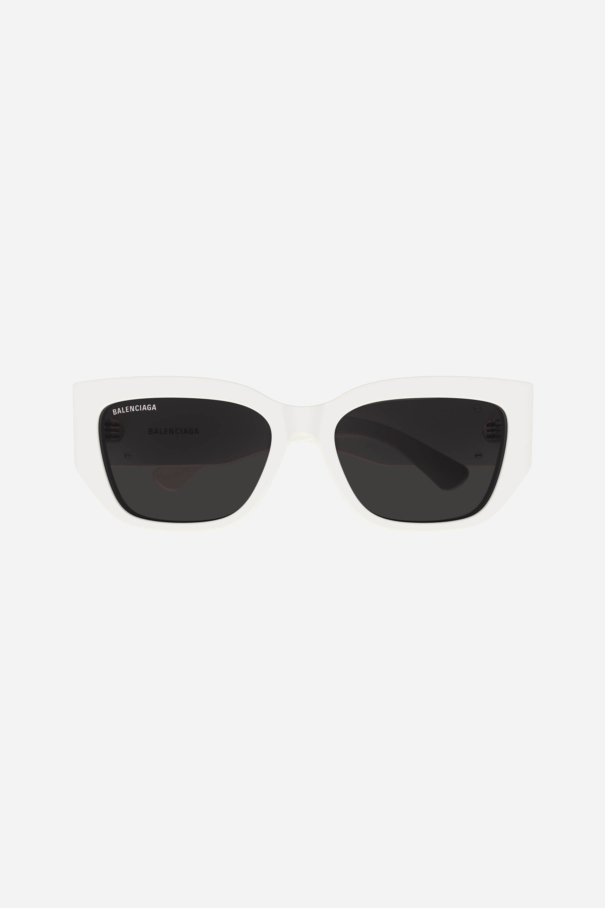 Gafas de sol Balenciaga de ojo de gato en color blanco